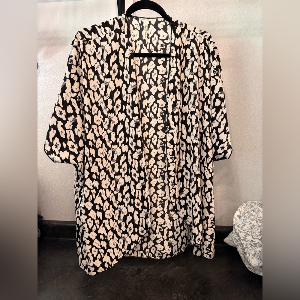 Black and White Patterned Kimono